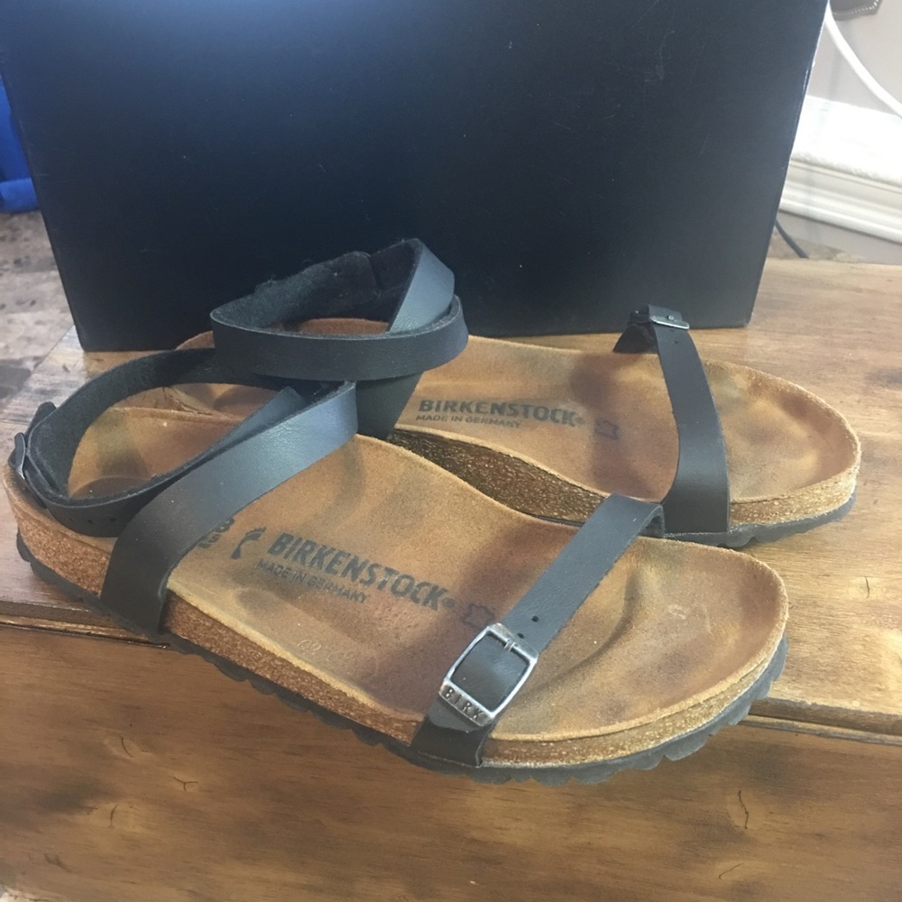 Size 8 Birkenstock sandals EUC